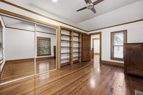 913 Walnut Street Iowa City IA 52240-3343