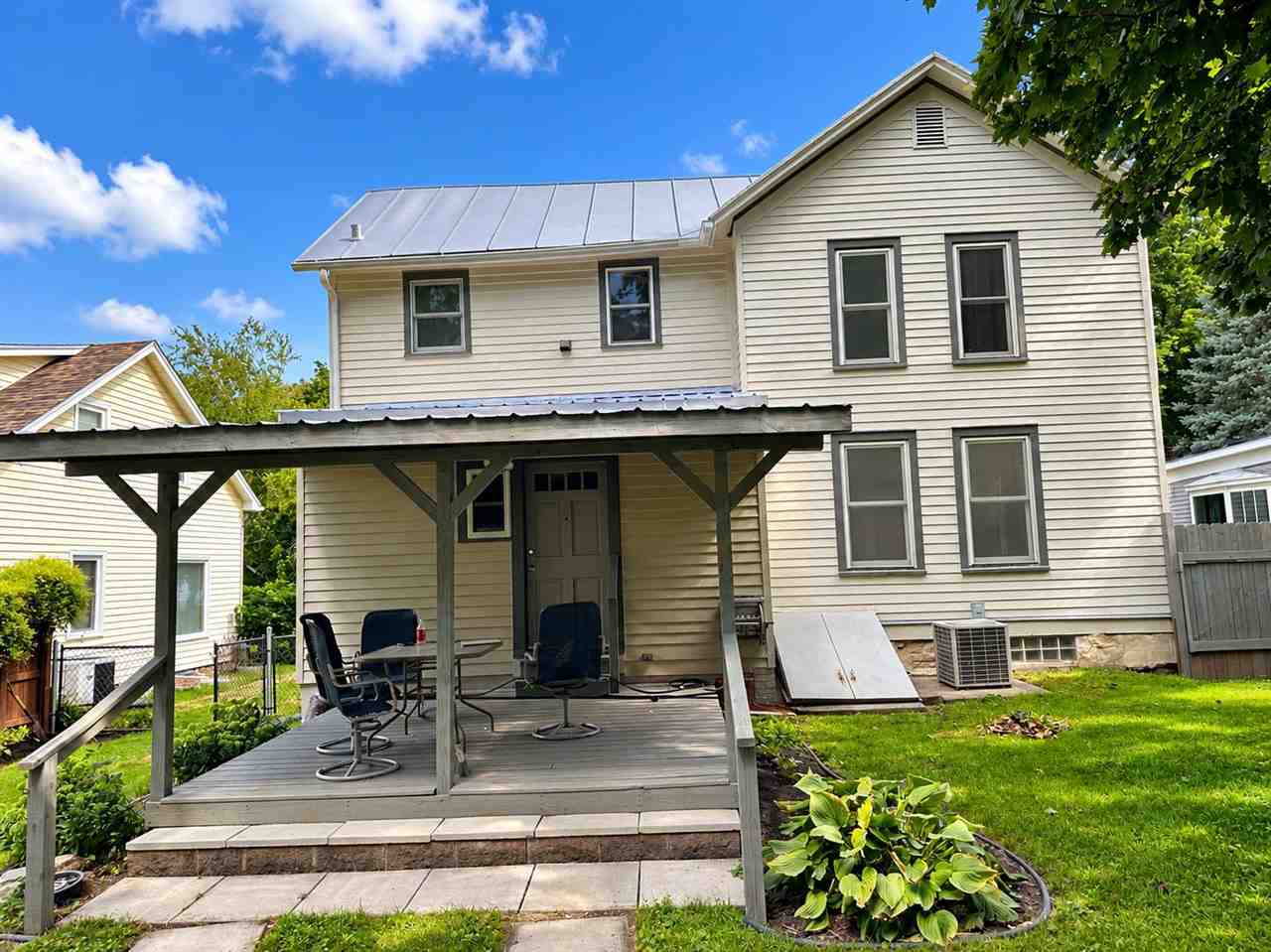 913 Walnut Street Iowa City IA 52240-3343