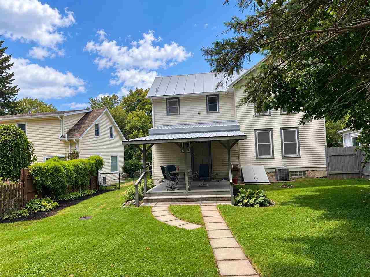 913 Walnut Street Iowa City IA 52240-3343