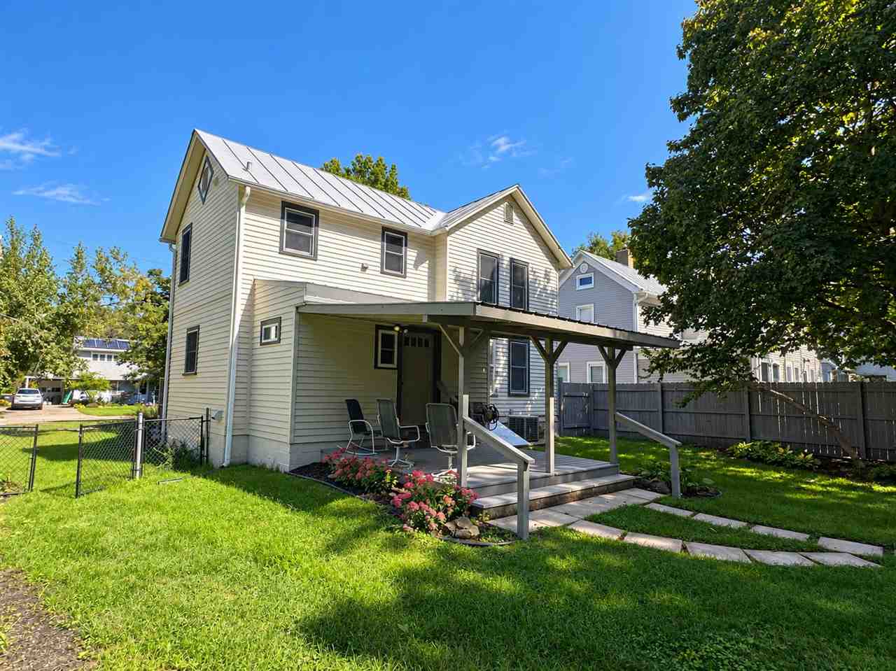 913 Walnut Street Iowa City IA 52240-3343