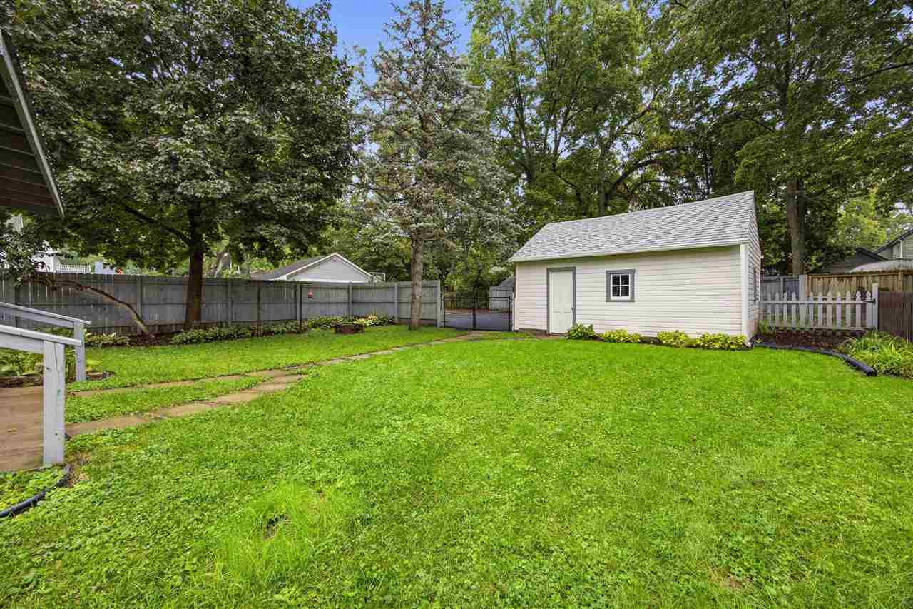 913 Walnut Street Iowa City IA 52240-3343