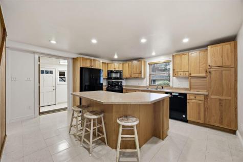 913 Walnut Street Iowa City IA 52240-3343