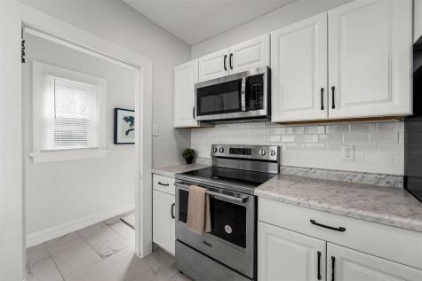 1933 Higley Avenue SE Cedar Rapids IA 52403