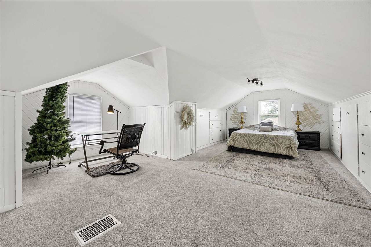 1933 Higley Avenue SE Cedar Rapids IA 52403