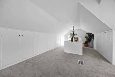 1933 Higley Avenue SE Cedar Rapids IA 52403