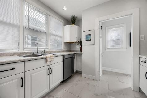 1933 Higley Avenue SE Cedar Rapids IA 52403
