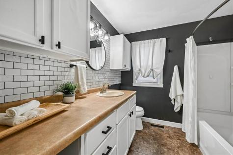3729 NE Northwood Drive Cedar Rapids IA 52402