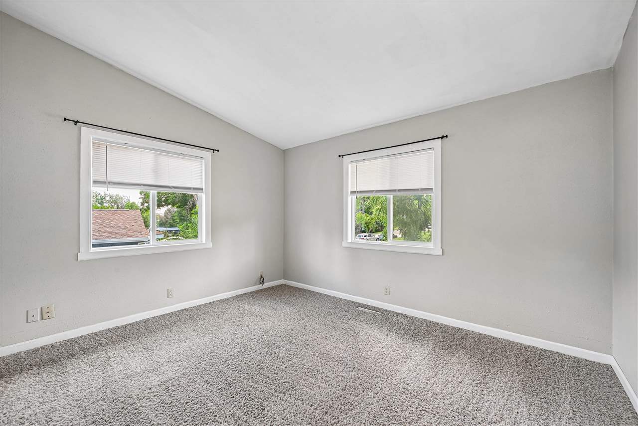 3729 NE Northwood Drive Cedar Rapids IA 52402