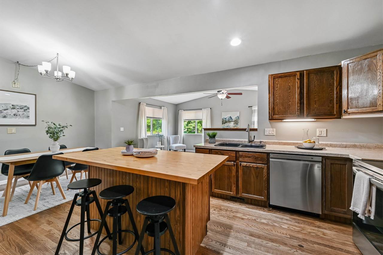 3729 NE Northwood Drive Cedar Rapids IA 52402