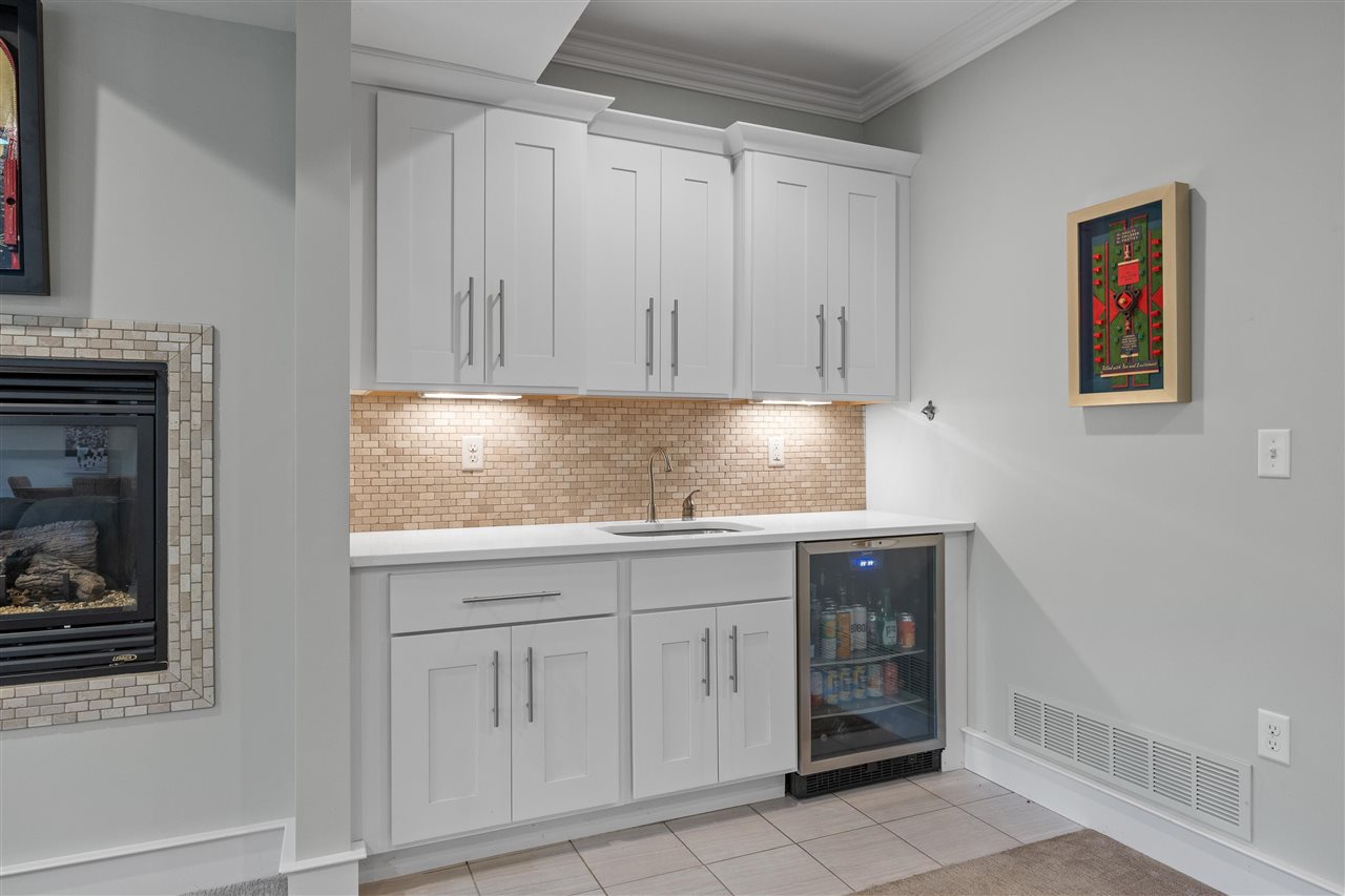 720 Walker Circle Iowa City IA 52245