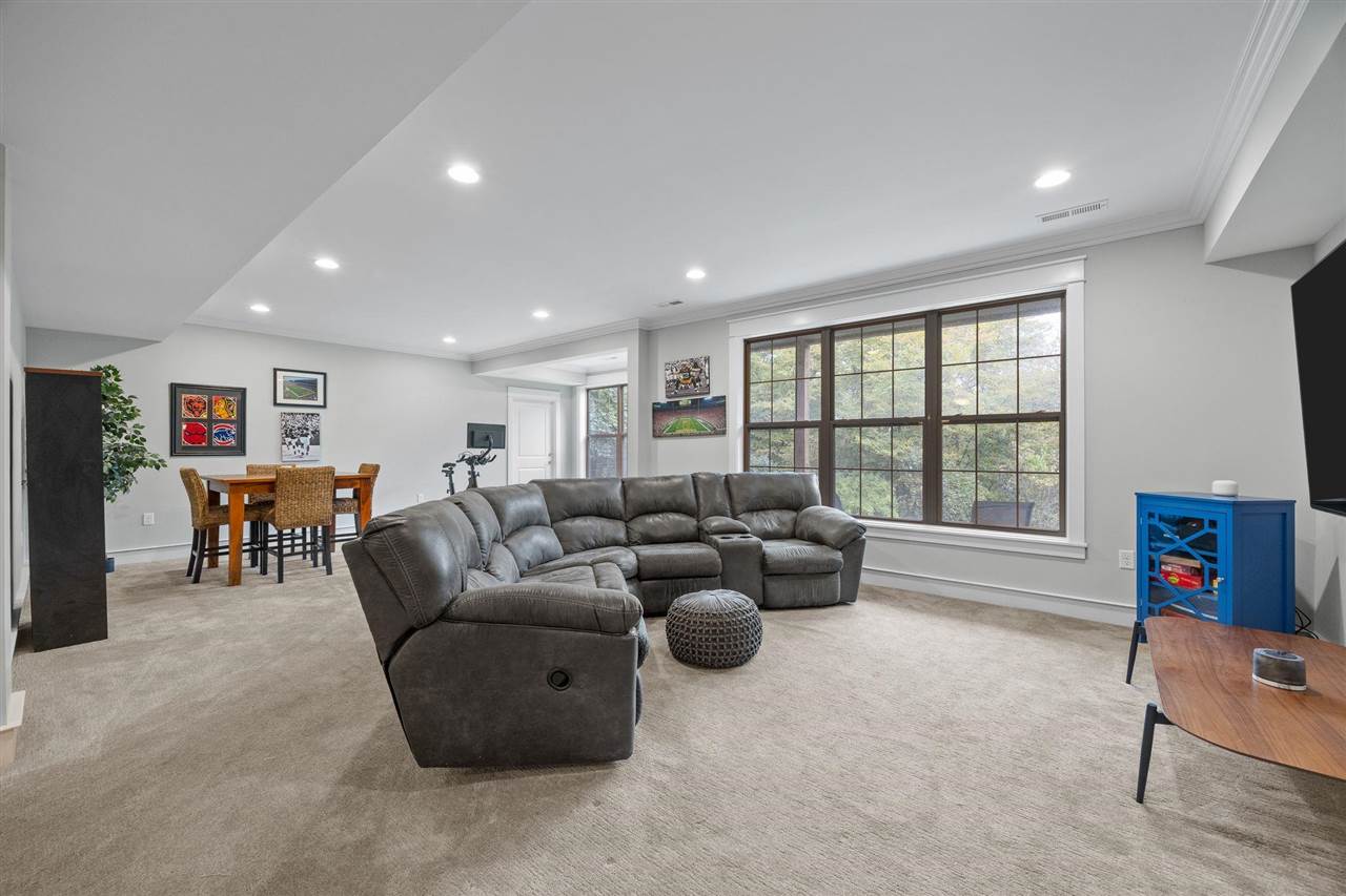 720 Walker Circle Iowa City IA 52245