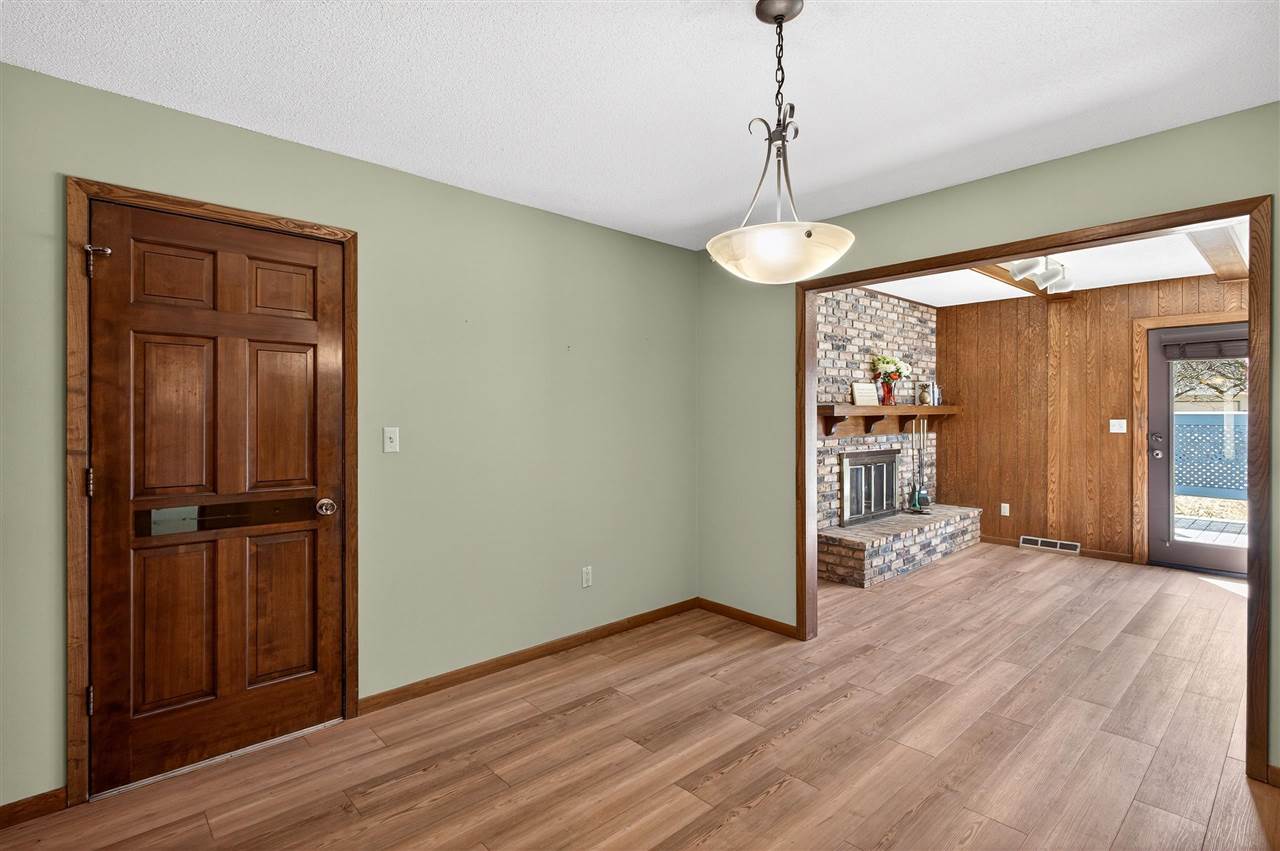 556 Mahaska Court Iowa City IA 52246-1605