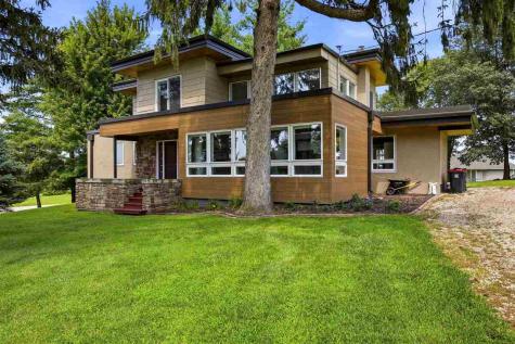 1420 Highway 965 NW Swisher IA 52338