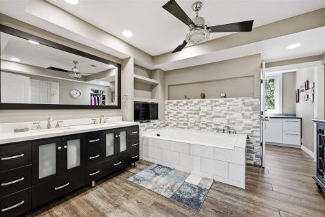 1420 Highway 965 NW Swisher IA 52338