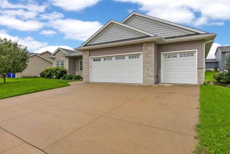 619 Majestic Oak Ridge Solon IA 52333