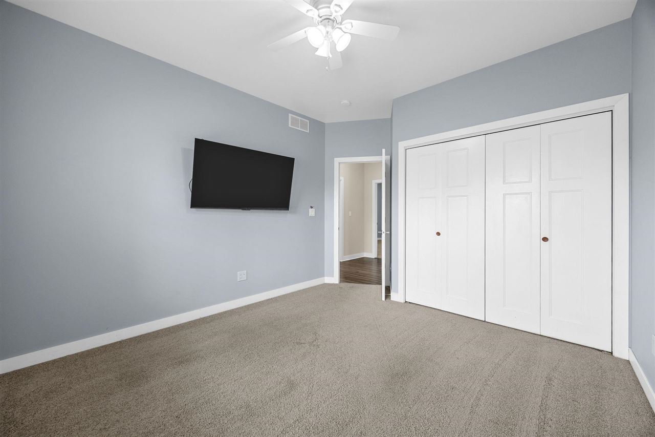 619 Majestic Oak Ridge Solon IA 52333