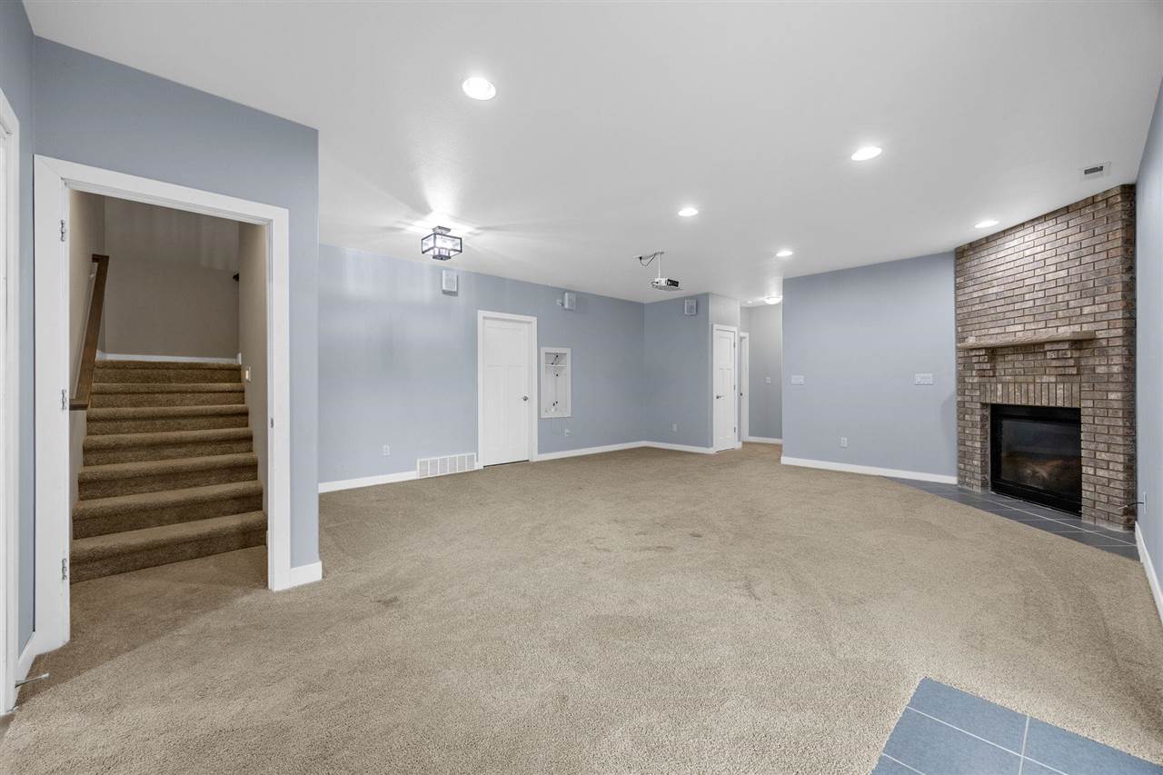 619 Majestic Oak Ridge Solon IA 52333