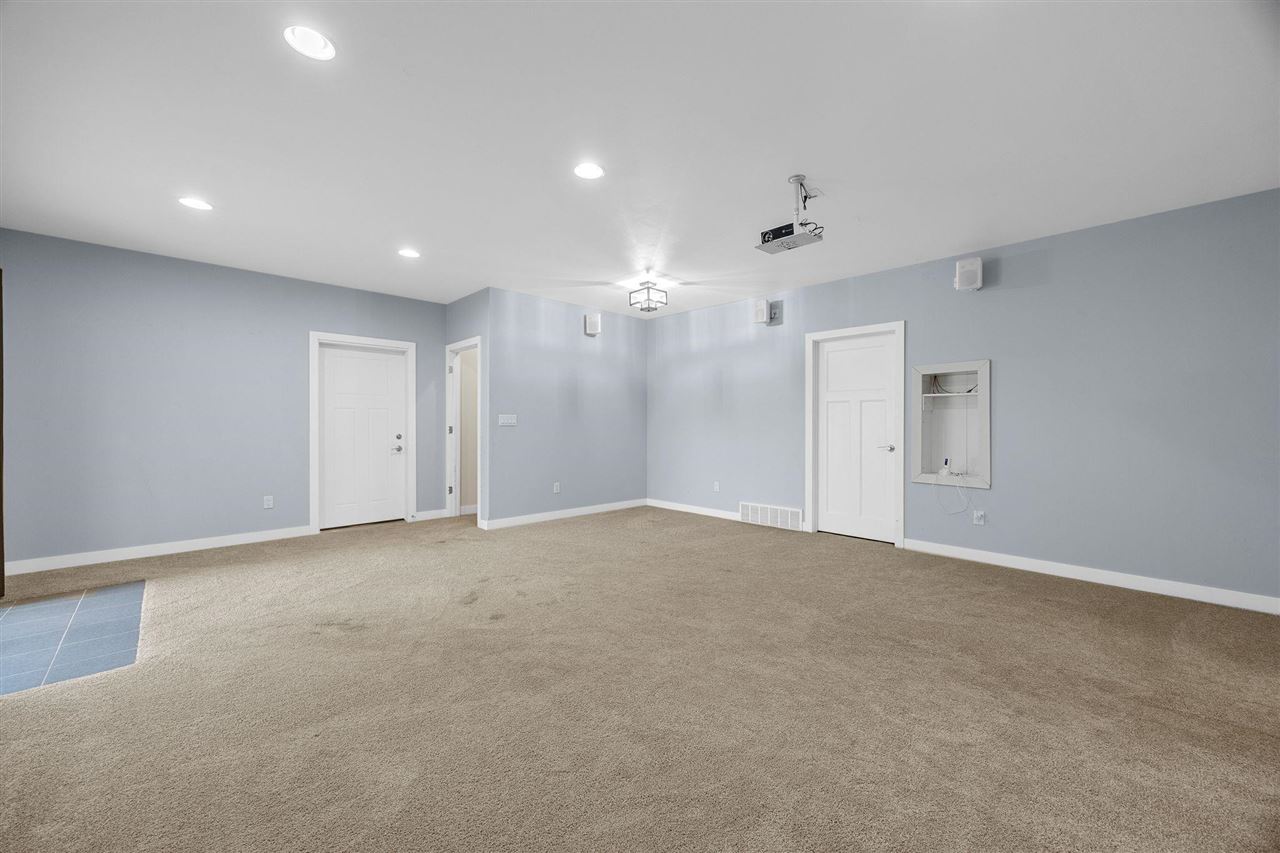 619 Majestic Oak Ridge Solon IA 52333