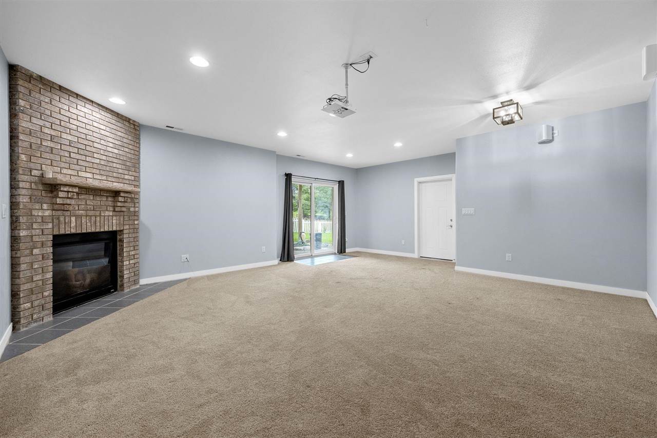 619 Majestic Oak Ridge Solon IA 52333