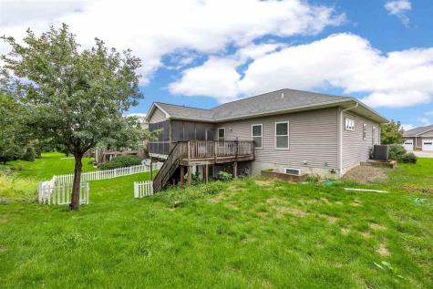 619 Majestic Oak Ridge Solon IA 52333