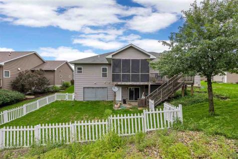 619 Majestic Oak Ridge Solon IA 52333