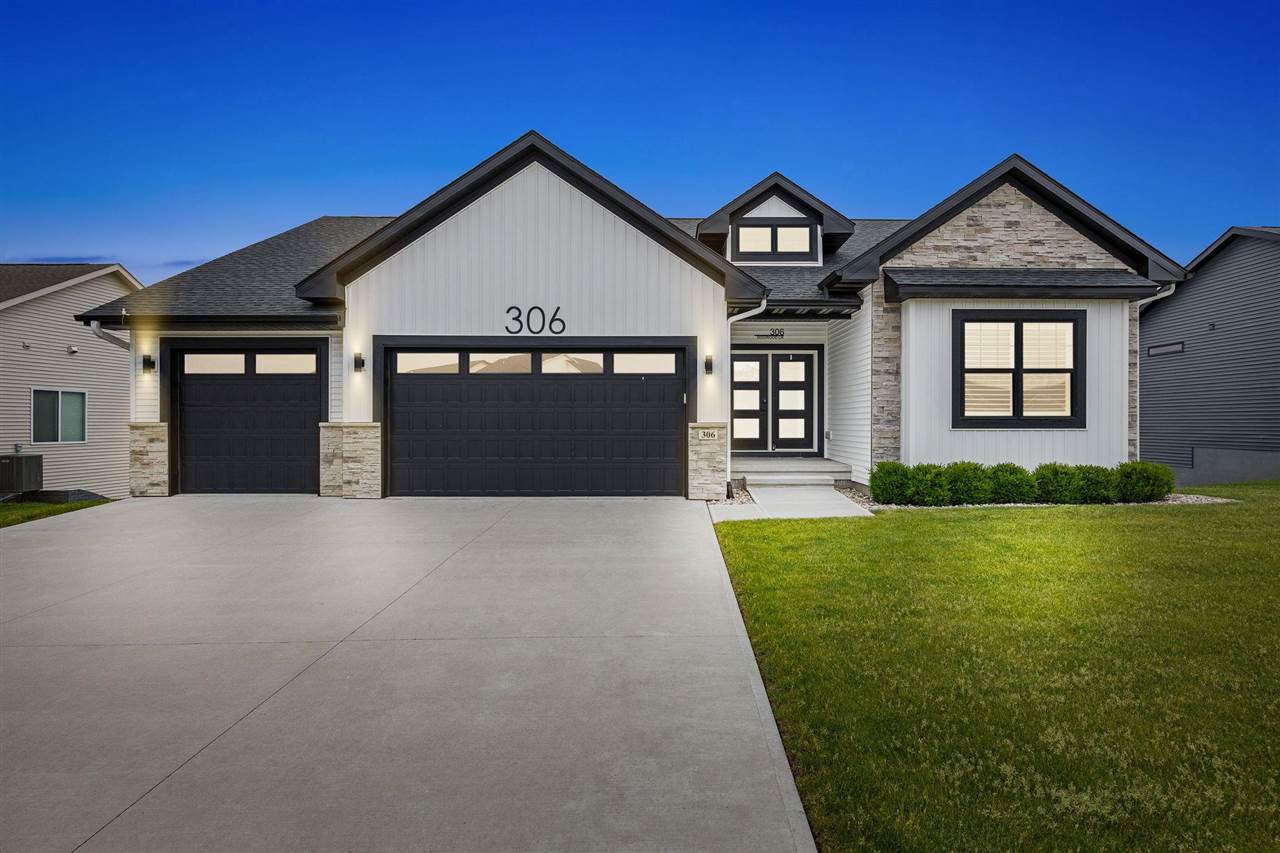 306 Dogwood Lane Tiffin IA 52340