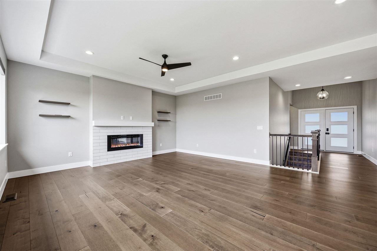 306 Dogwood Lane Tiffin IA 52340