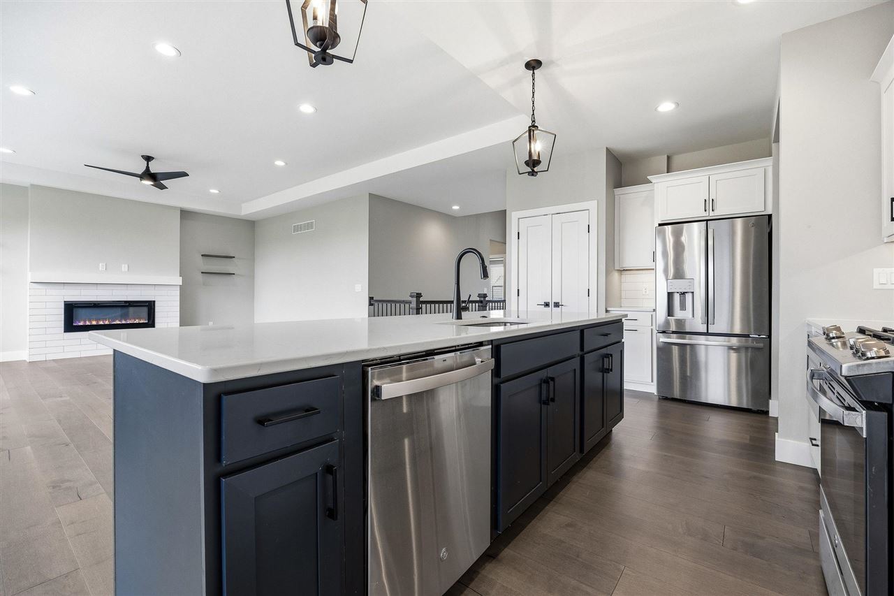 306 Dogwood Lane Tiffin IA 52340