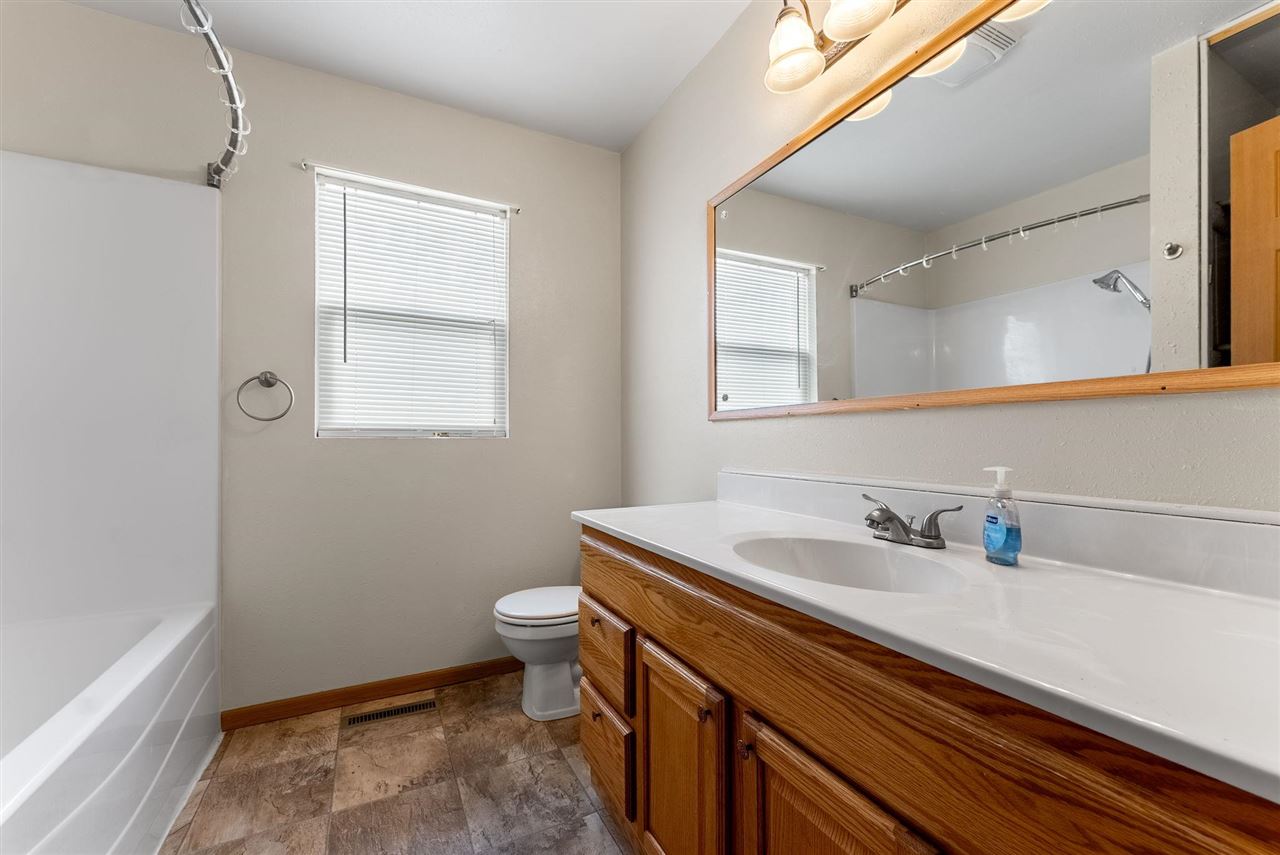 105 Mechanic Street IA 52638