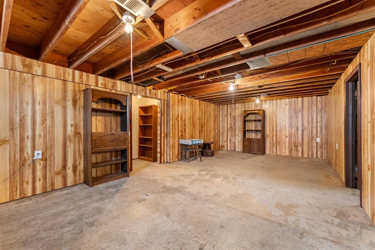 105 Mechanic Street IA 52638