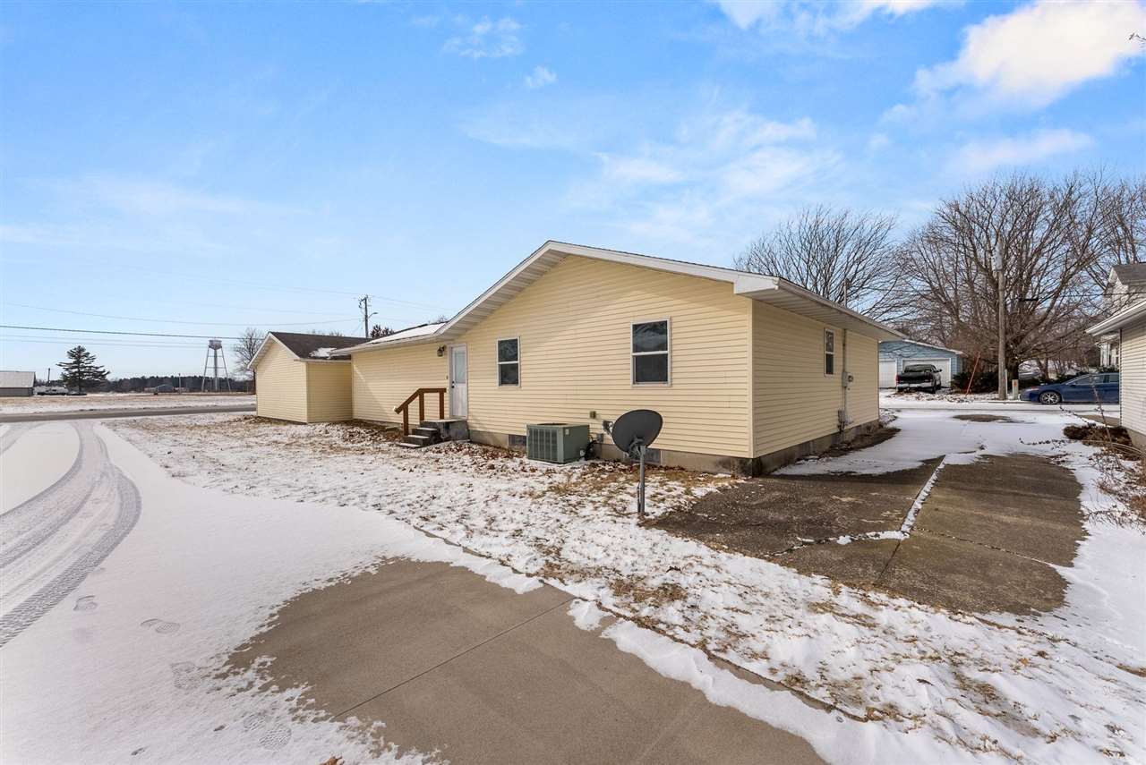 105 Mechanic Street IA 52638