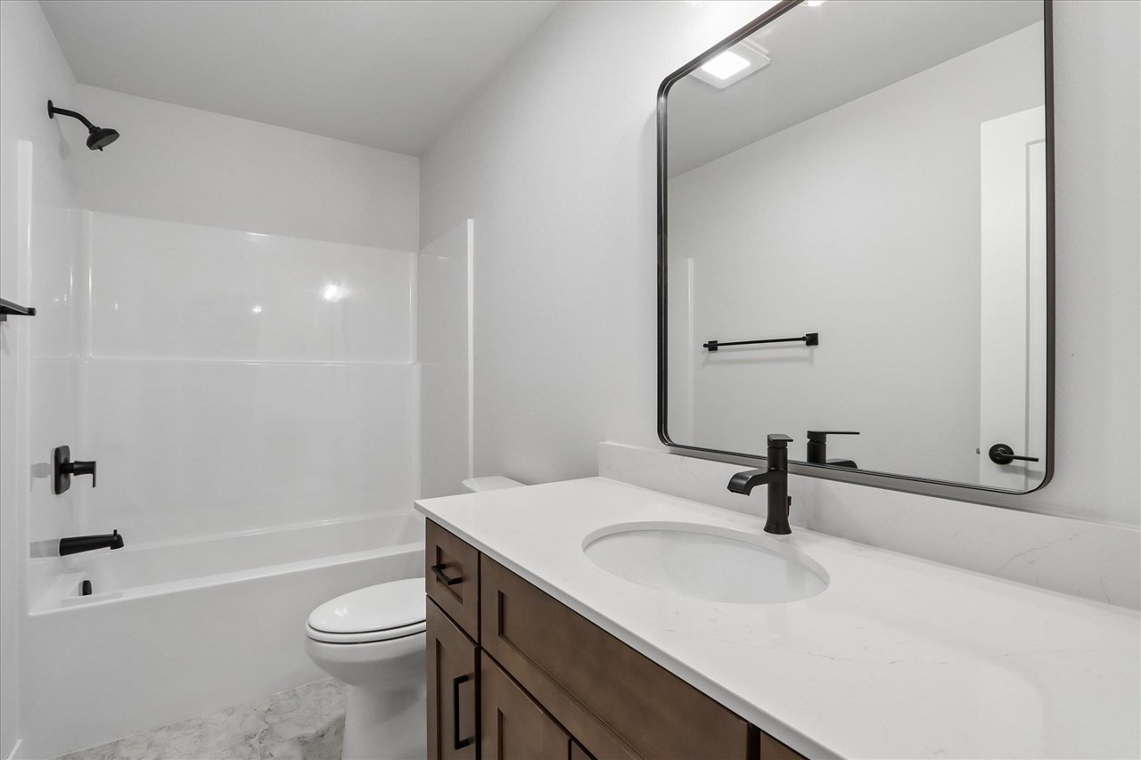7021 Harlan Eddy Drive SW Cedar Rapids IA 52404