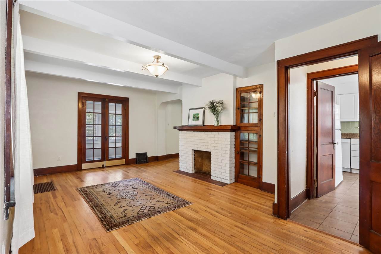 1323 Kirkwood Avenue Iowa City IA 52240
