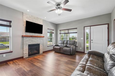 10 N Sunset Drive North Liberty IA 52317