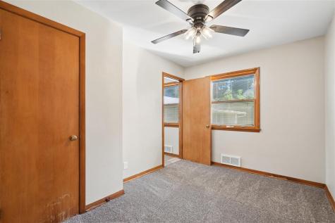 1140 Crestview Drive SE Cedar Rapids IA 52403