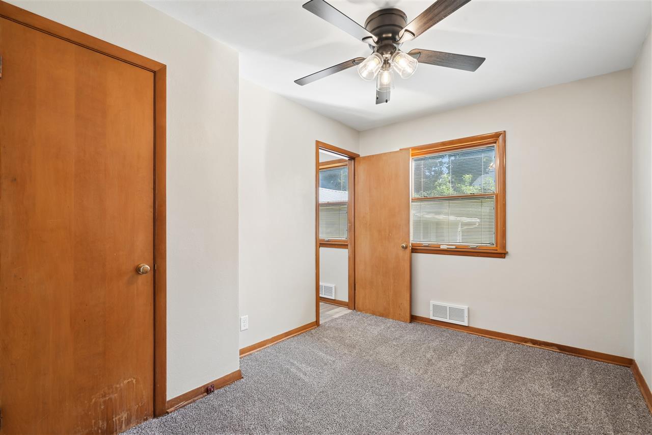 1140 Crestview Drive SE Cedar Rapids IA 52403