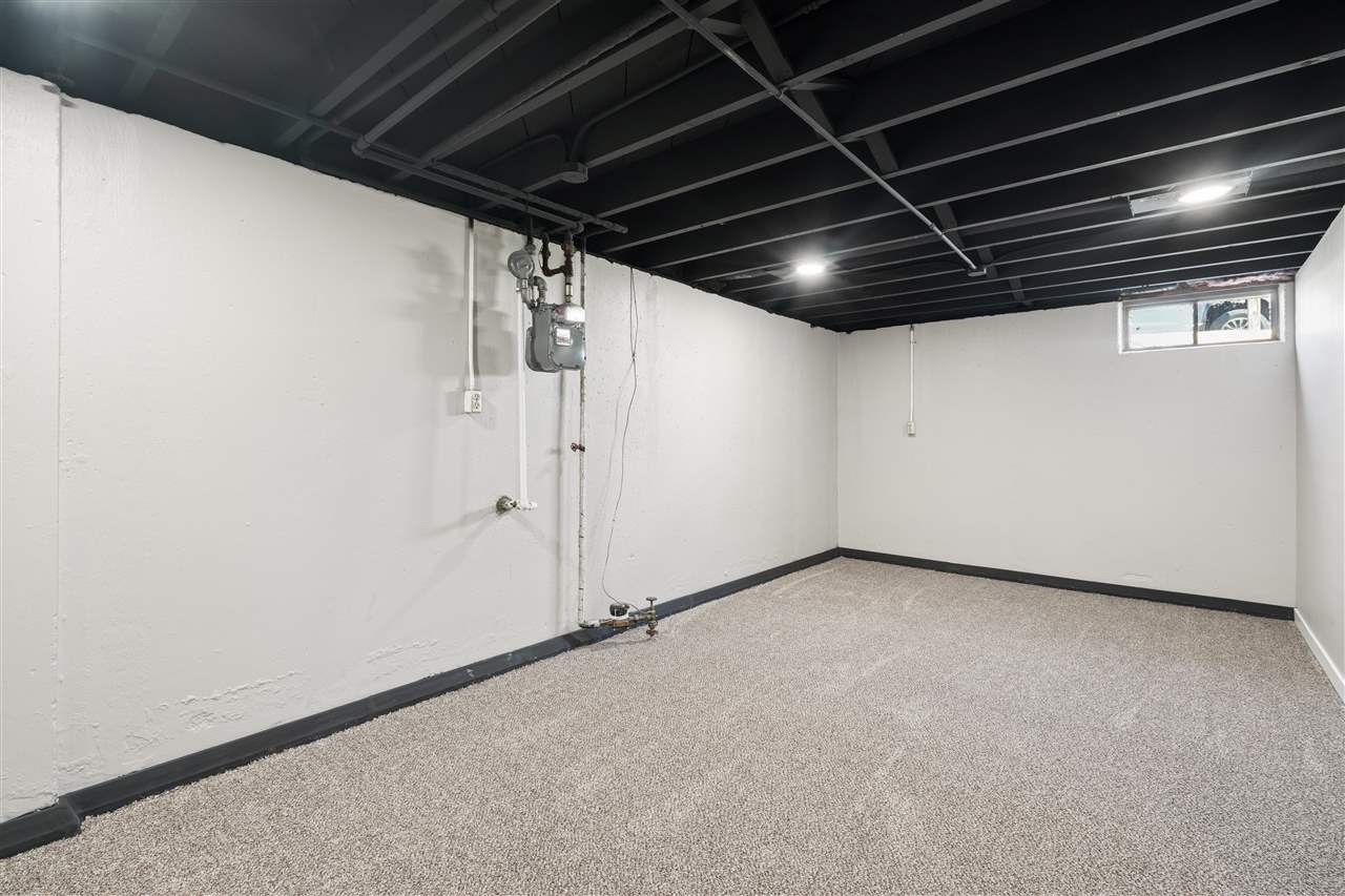 1140 Crestview Drive SE Cedar Rapids IA 52403