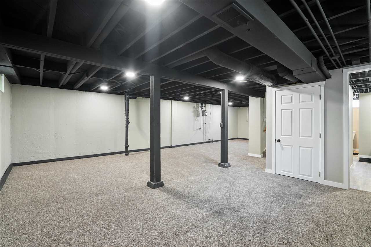 1140 Crestview Drive SE Cedar Rapids IA 52403