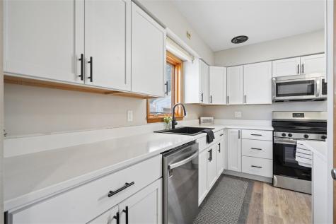 1140 Crestview Drive SE Cedar Rapids IA 52403