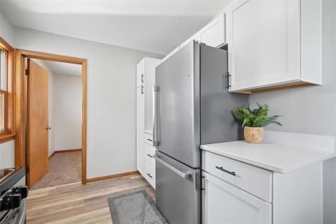 1140 Crestview Drive SE Cedar Rapids IA 52403