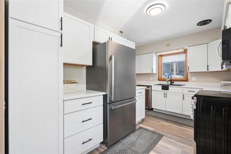 1140 Crestview Drive SE Cedar Rapids IA 52403