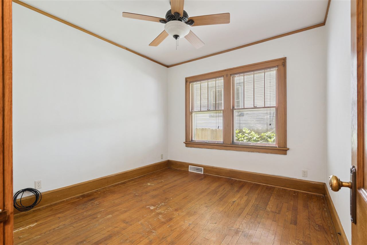 1946 Higley Avenue SE Cedar Rapids IA 52403