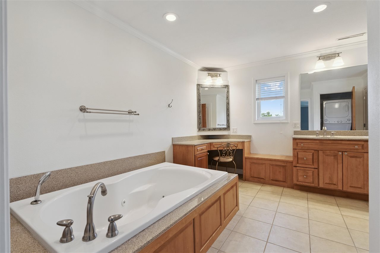 1946 Higley Avenue SE Cedar Rapids IA 52403