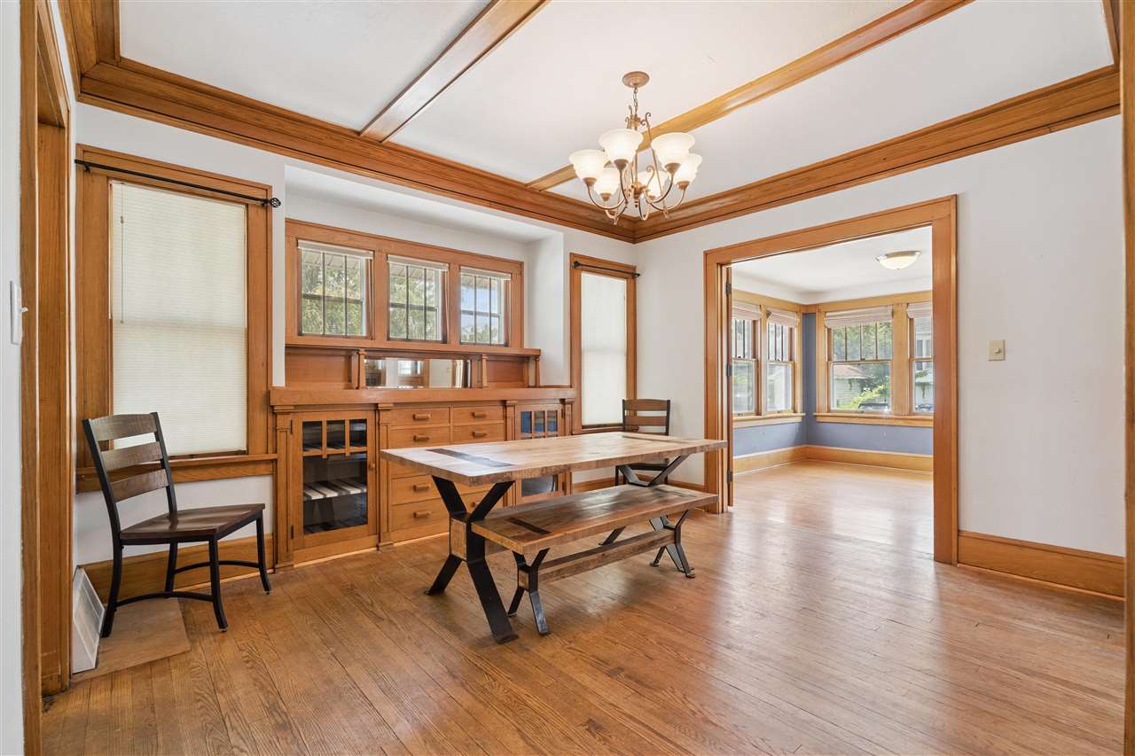 1946 Higley Avenue SE Cedar Rapids IA 52403