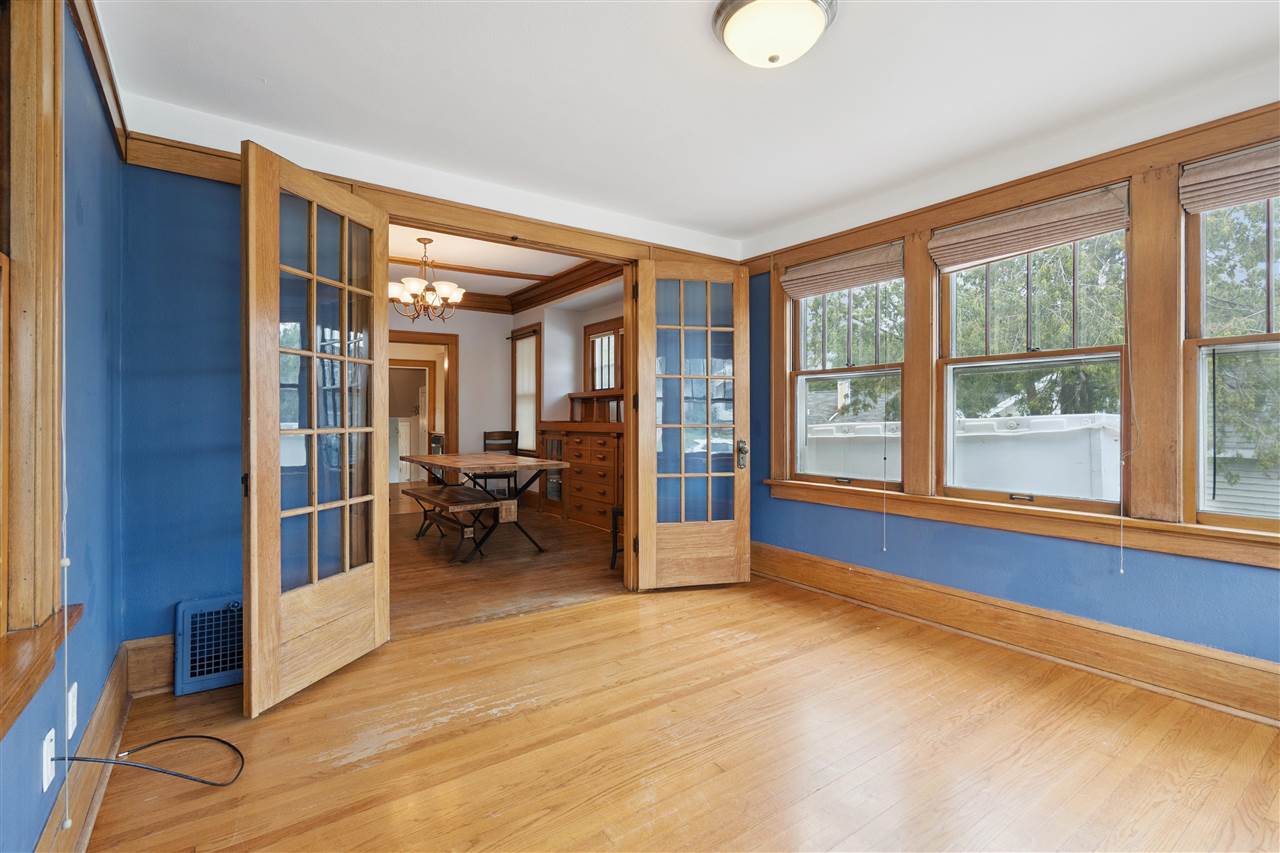 1946 Higley Avenue SE Cedar Rapids IA 52403