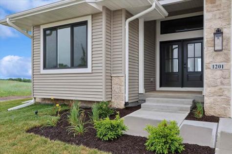 1201 Timber Trail Solon IA 52333