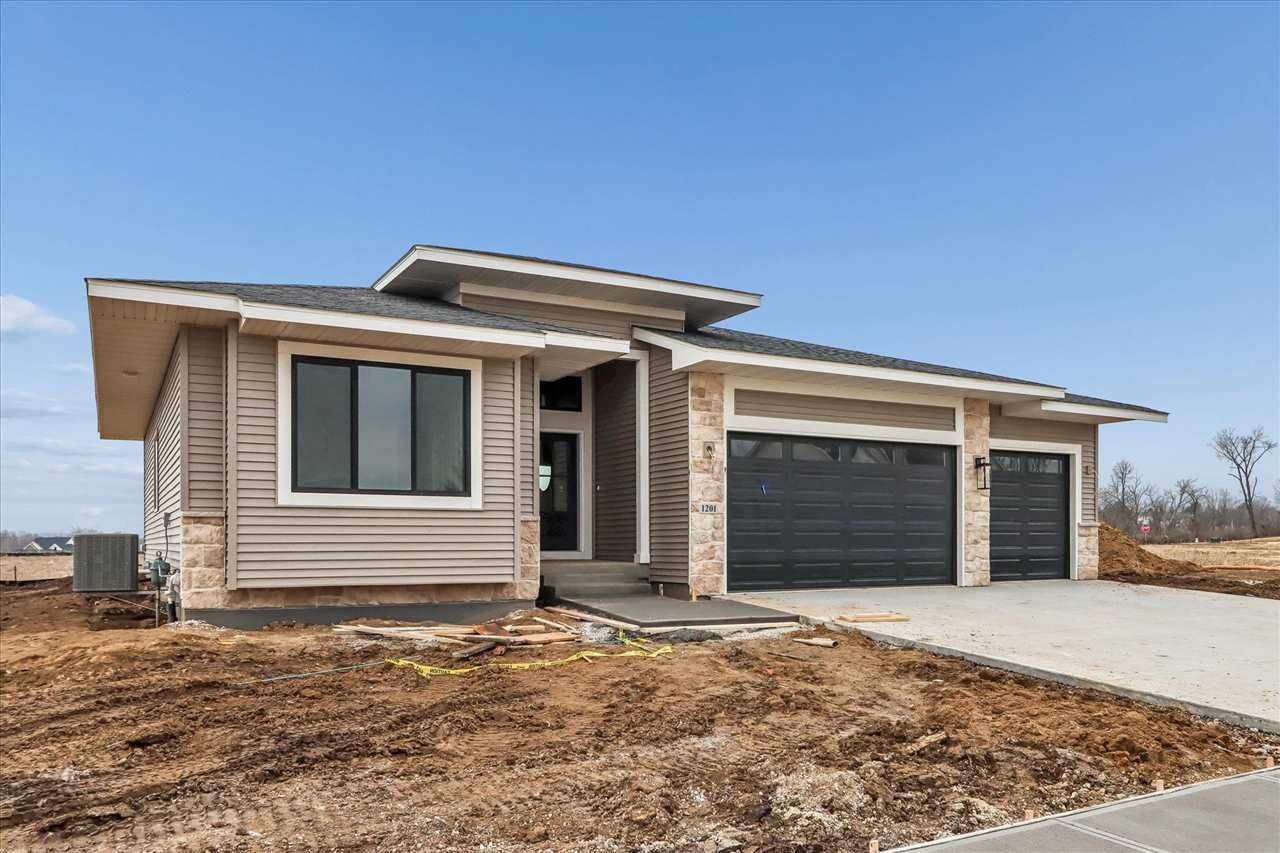 1201 Timber Trail Solon IA 52333
