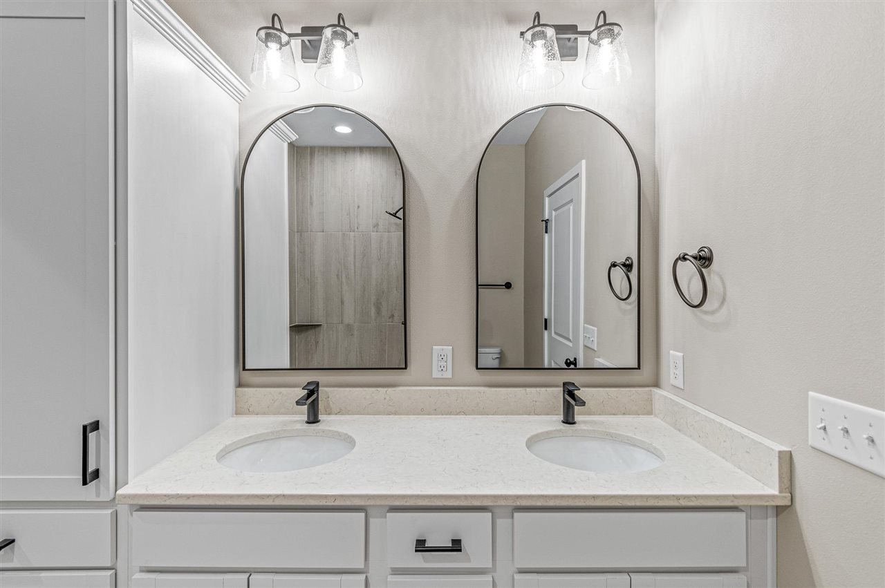3064 Ridgeview Circle Coralville IA 52241