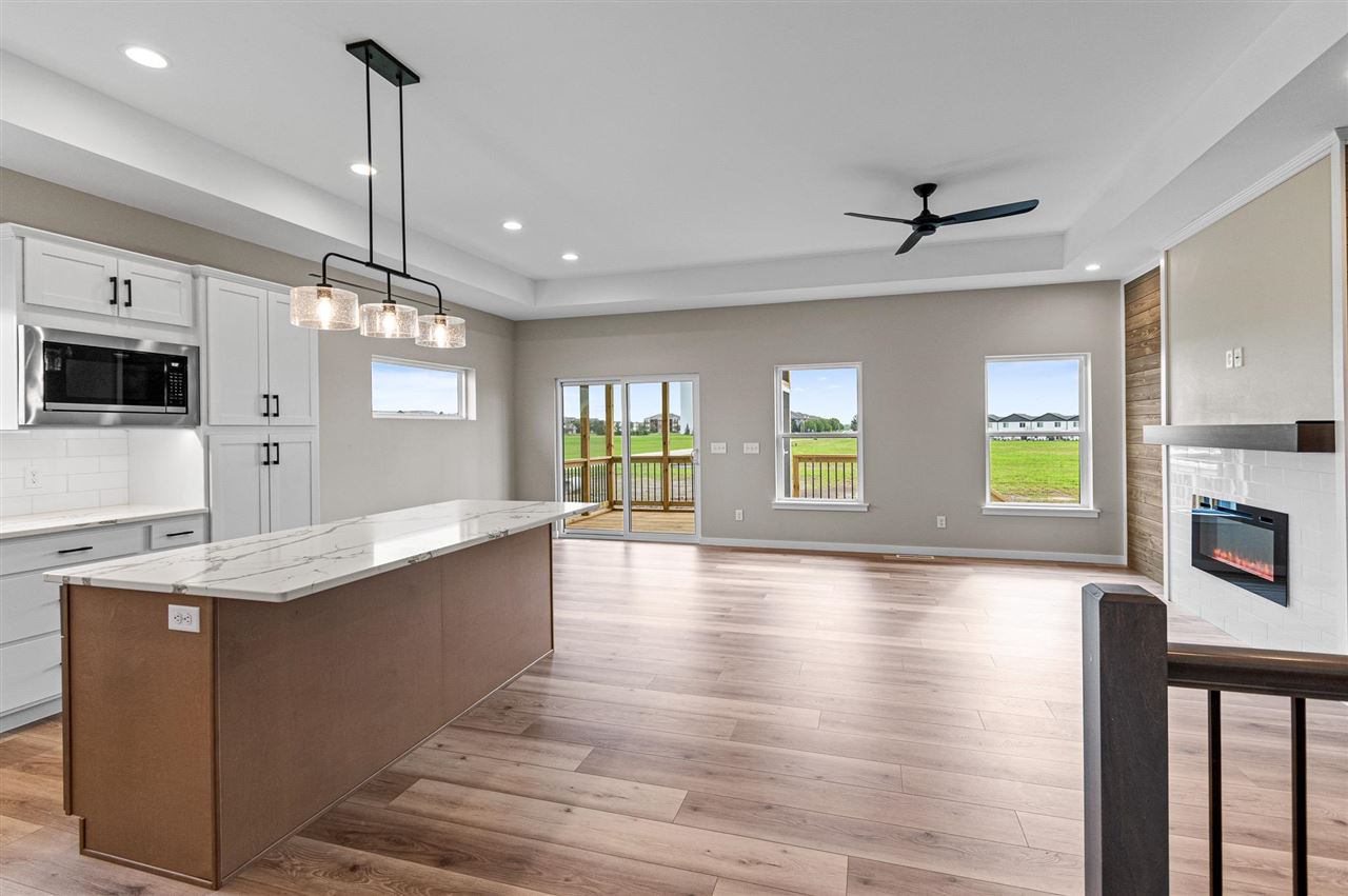 3064 Ridgeview Circle Coralville IA 52241