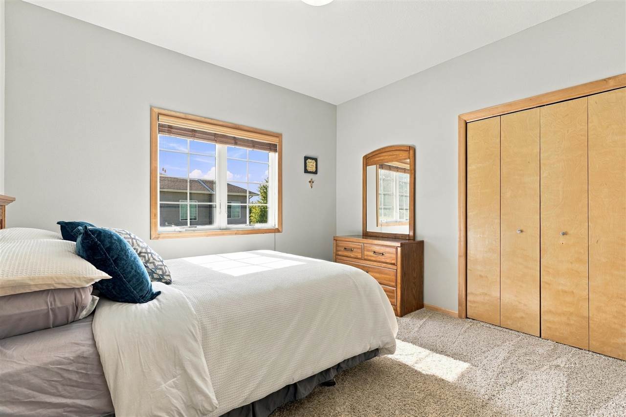 1615 Poplar Lane North Liberty IA 52317-0000